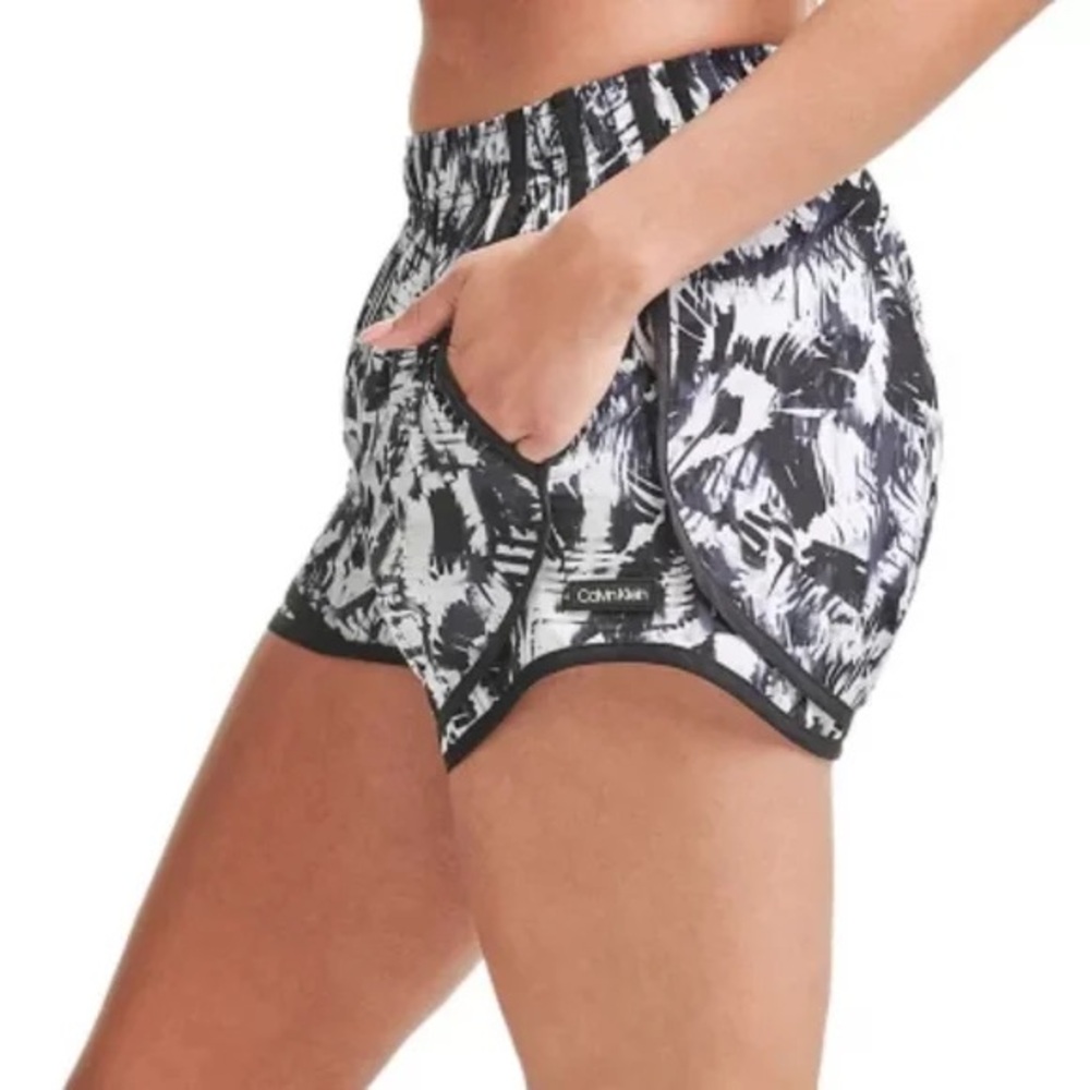 Calvin Klein Performance Short Printed tie dye Short‎ white Black size small